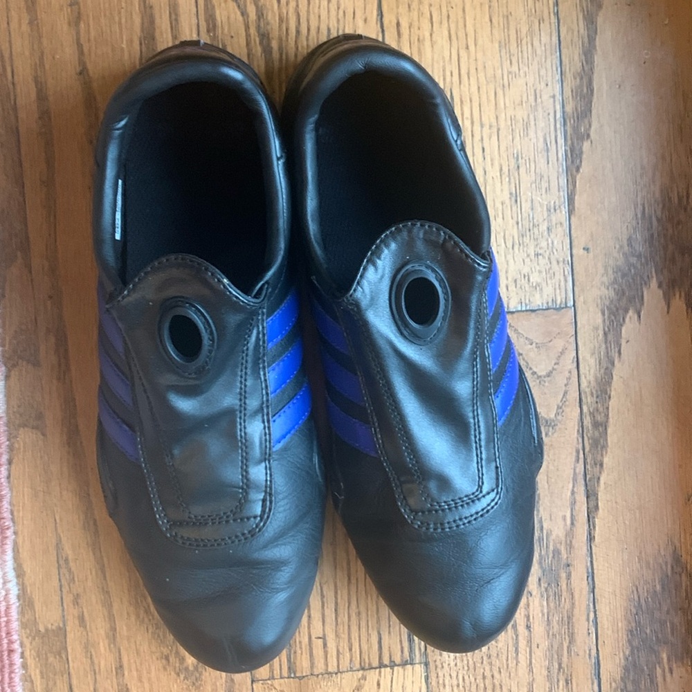 Adidas sport shoes  size 9 in excellent condition Men’s